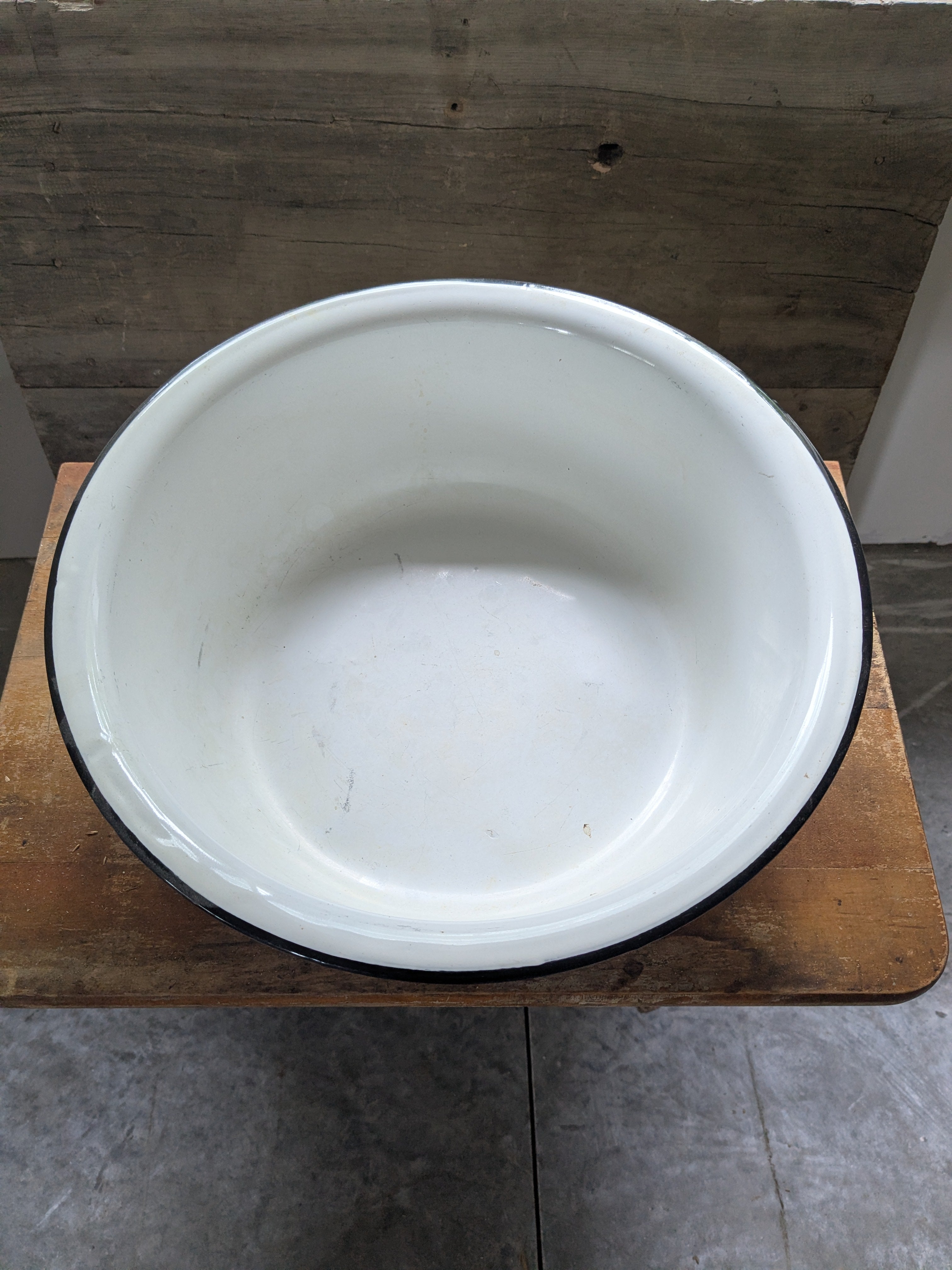 Heritage Enamel Wash Basin