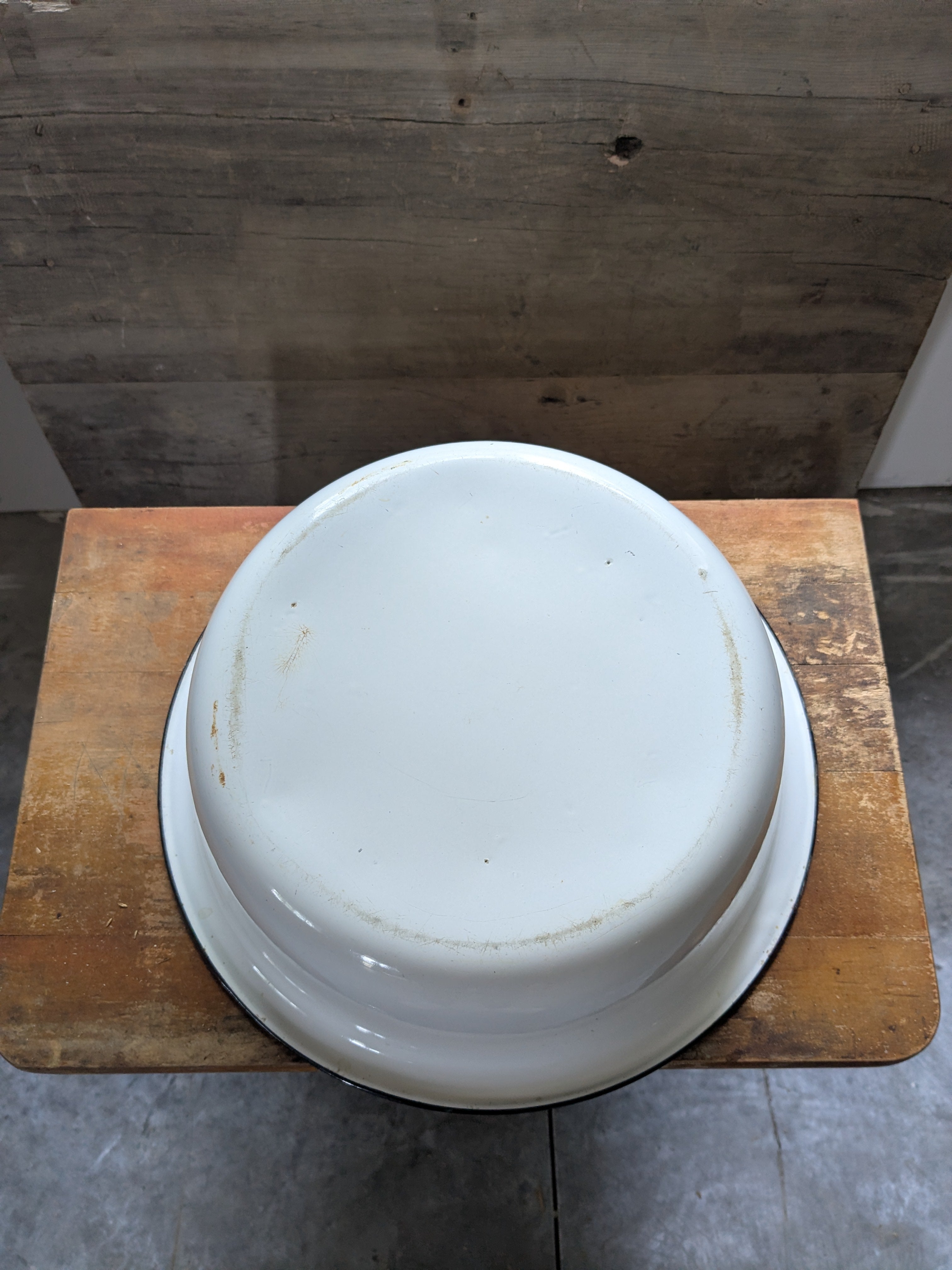 Heritage Enamel Wash Basin