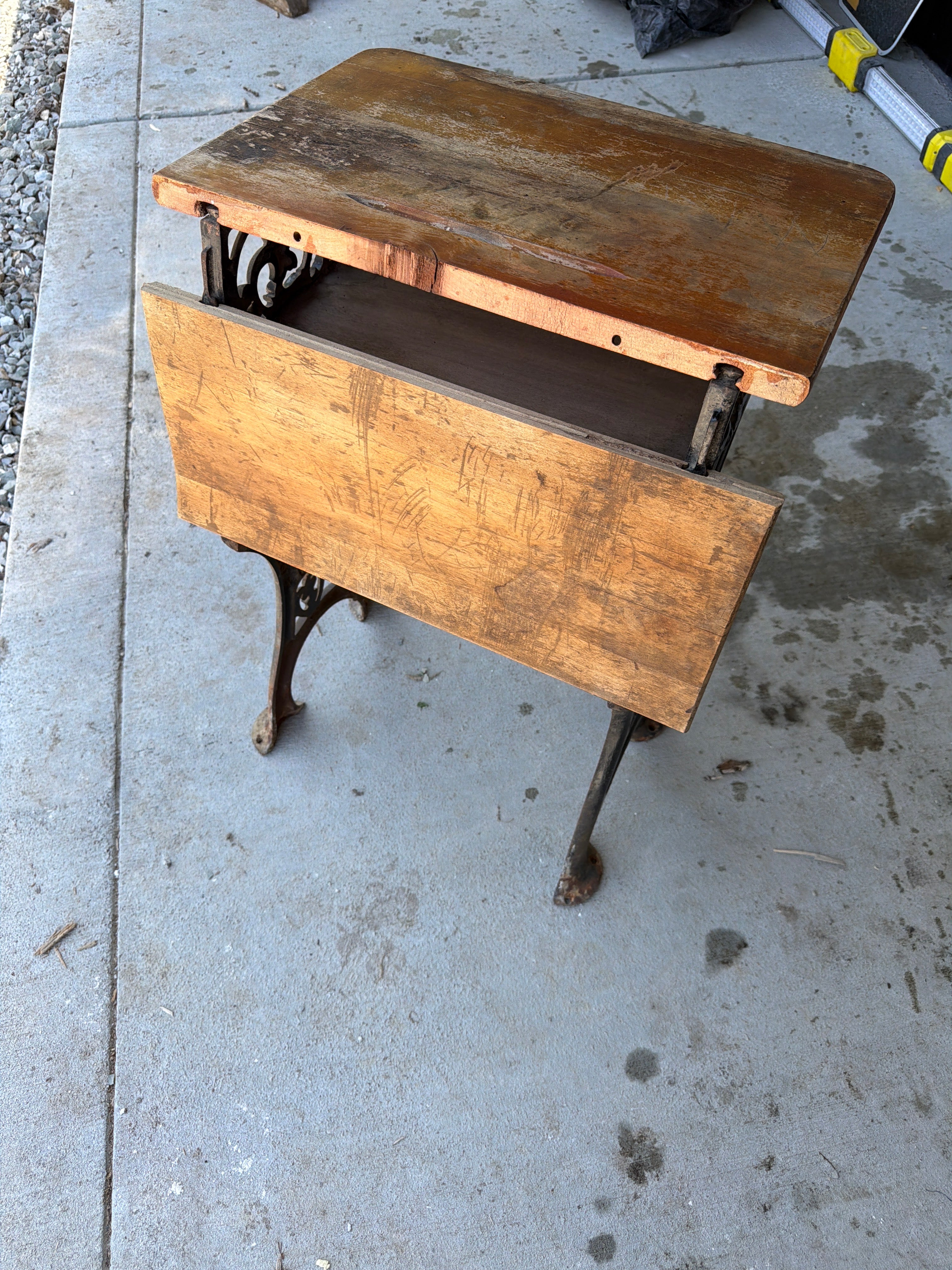 Heritage Cast Iron Schoolhouse Desk